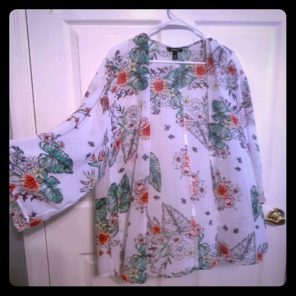 White flowered kimono/cardigan